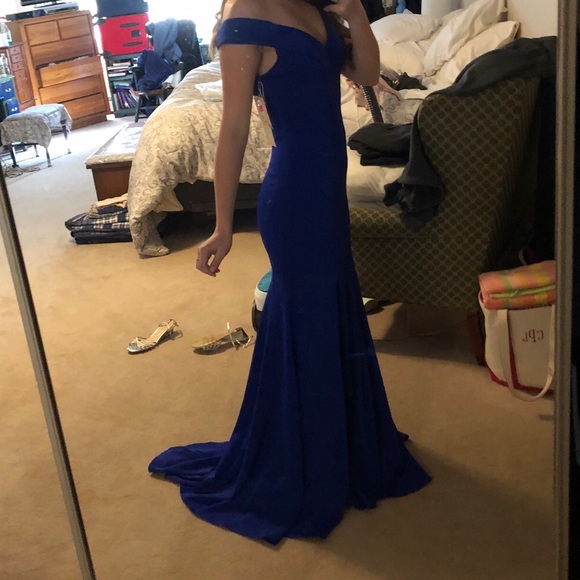 Prom dress!! - Picture 3 of 4